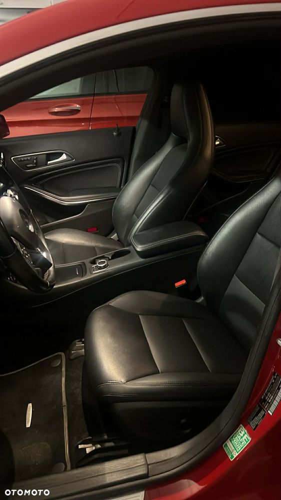Mercedes-Benz CLA 250 7G-DCT - 14