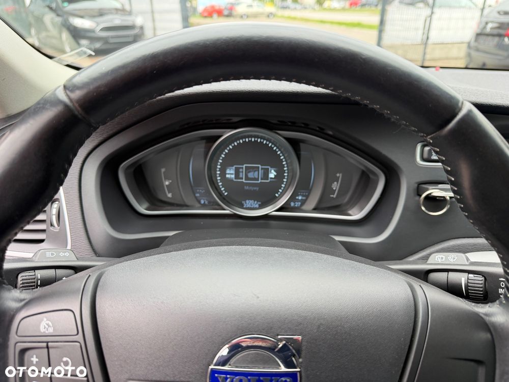 Volvo V40 D2 Momentum - 18