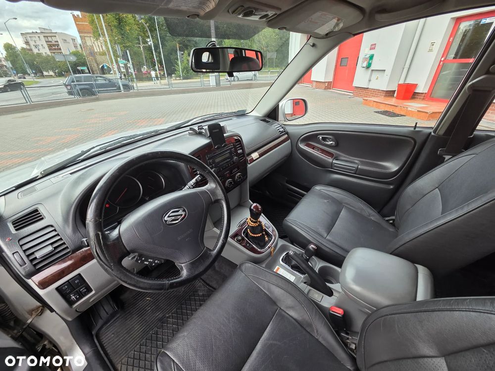 Suzuki Grand Vitara 2.0 Special Edition - 23