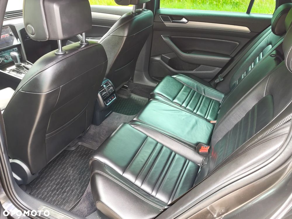 Volkswagen Passat - 20