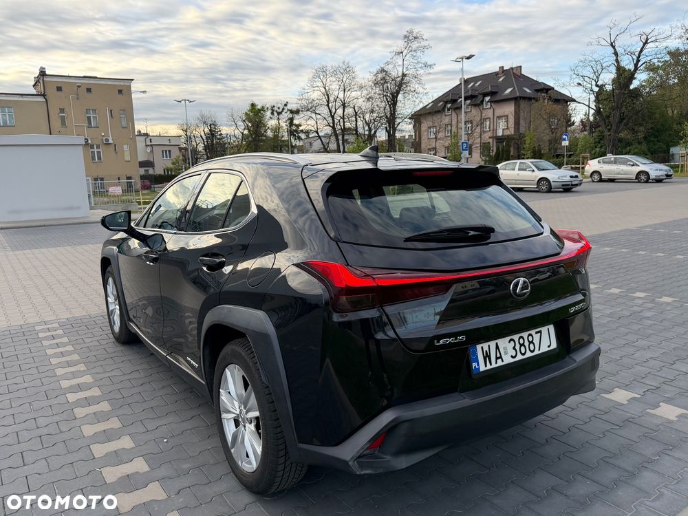 Lexus UX 250h Business Edition - 15