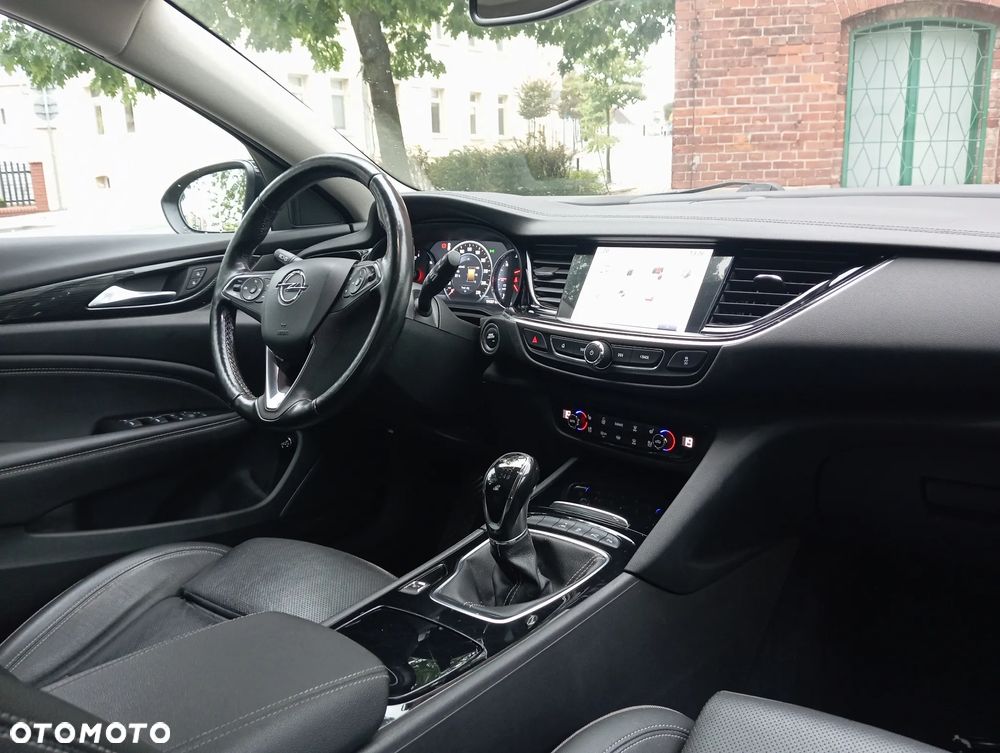 Opel Insignia Sports Tourer 2.0 Diesel 4x4 Business Innovation - 12