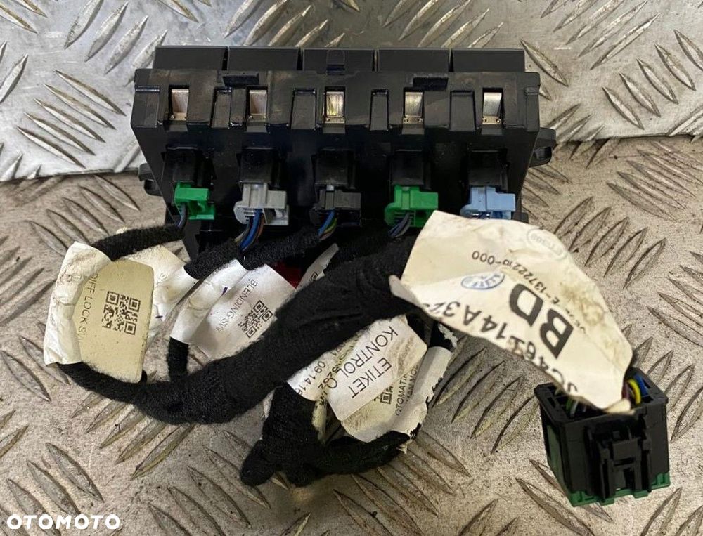 PRZEŁĄCZNIKI PRZYCISKI Z KABINY FORD F-MAX - 3