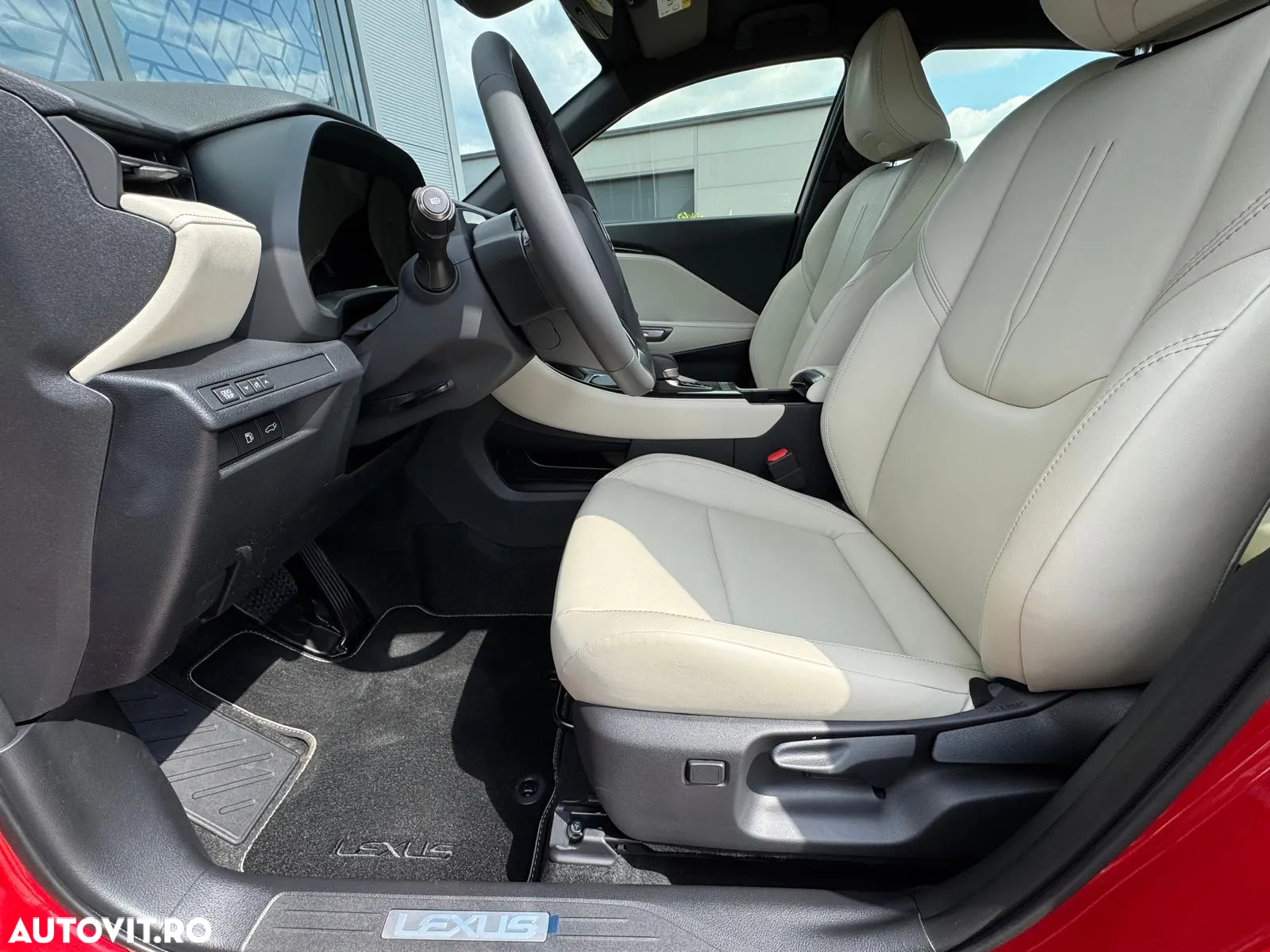 Lexus LBX 1.5 HEV 4x2 CVT Elegant - 28