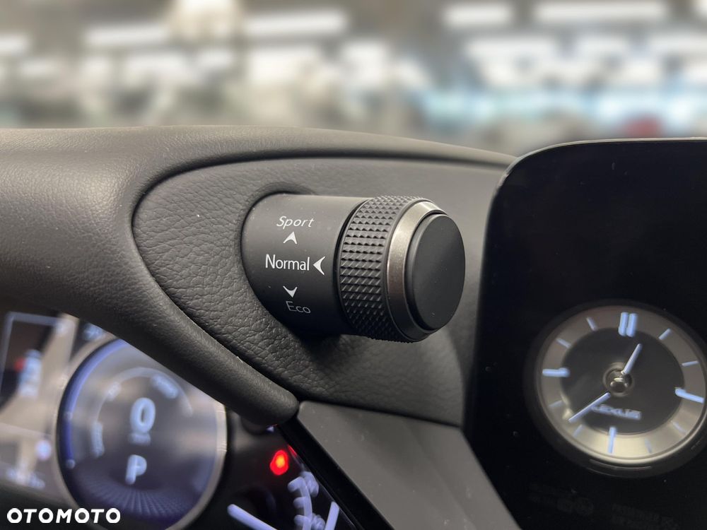 Lexus ES 300h Business Edition - 35