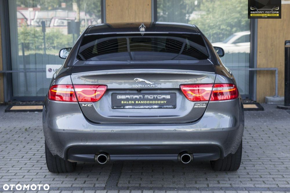 Jaguar XE - 14
