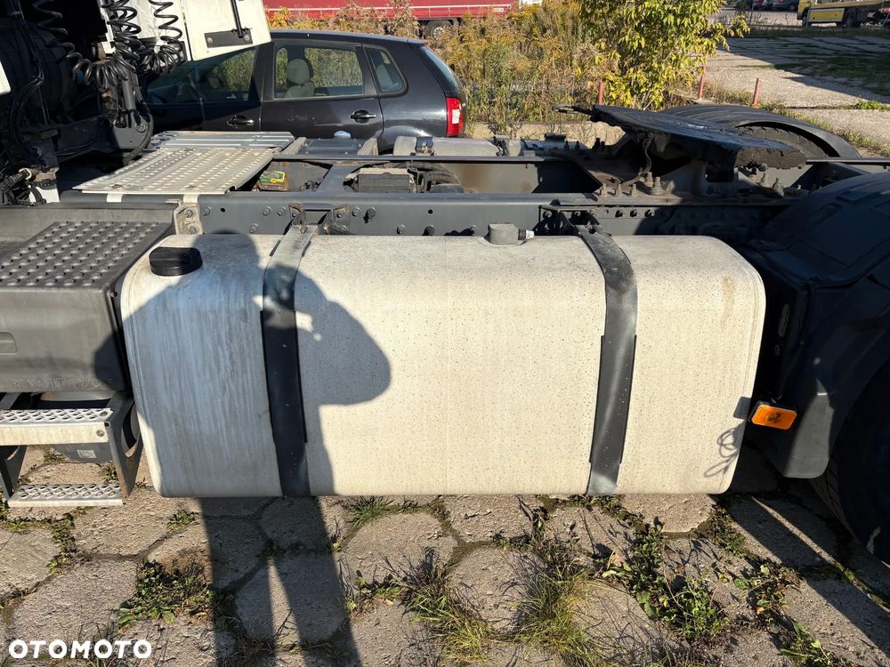Renault T - 8