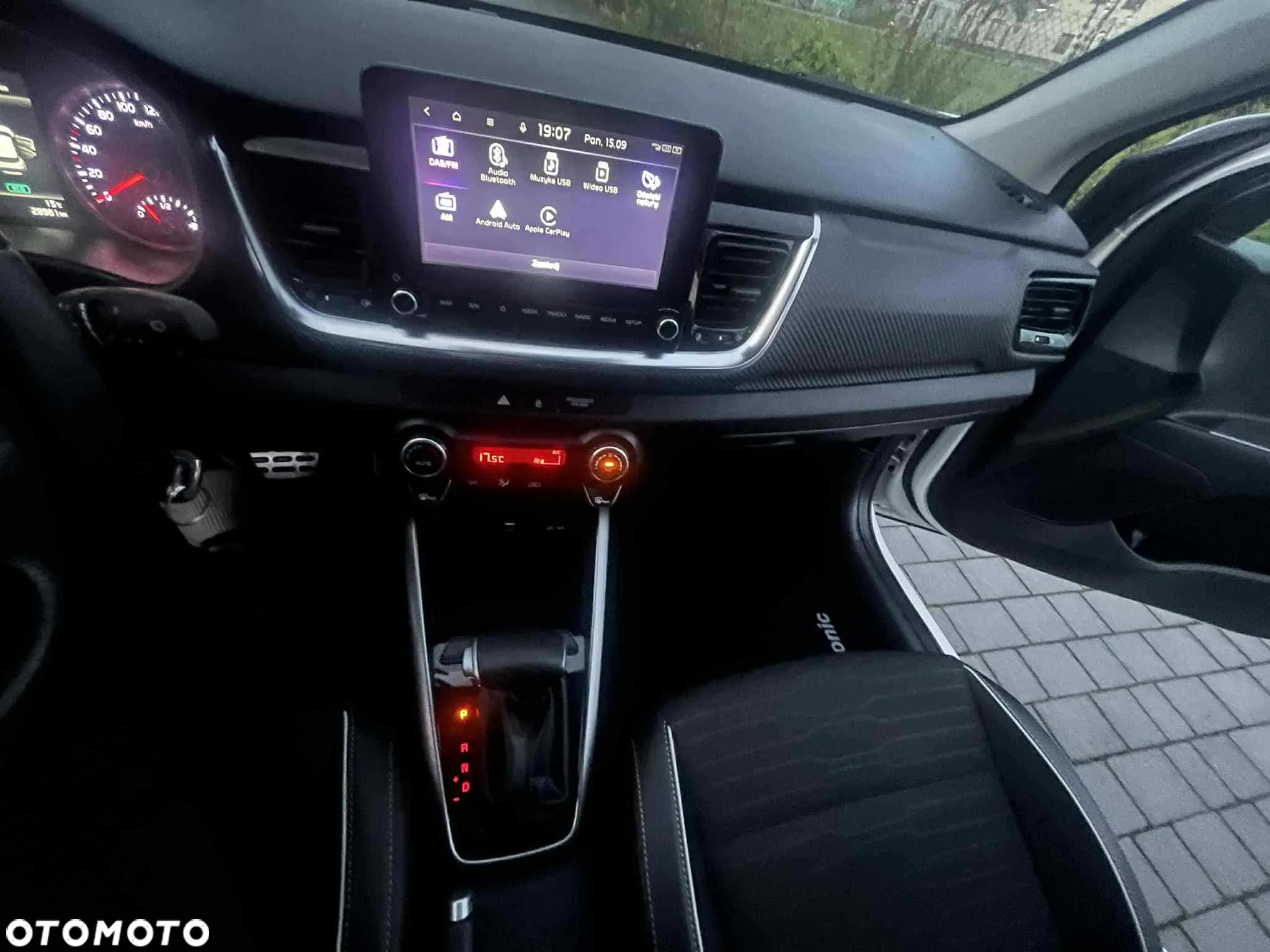 Kia Stonic 1.0 T-GDI GT Line DCT - 24
