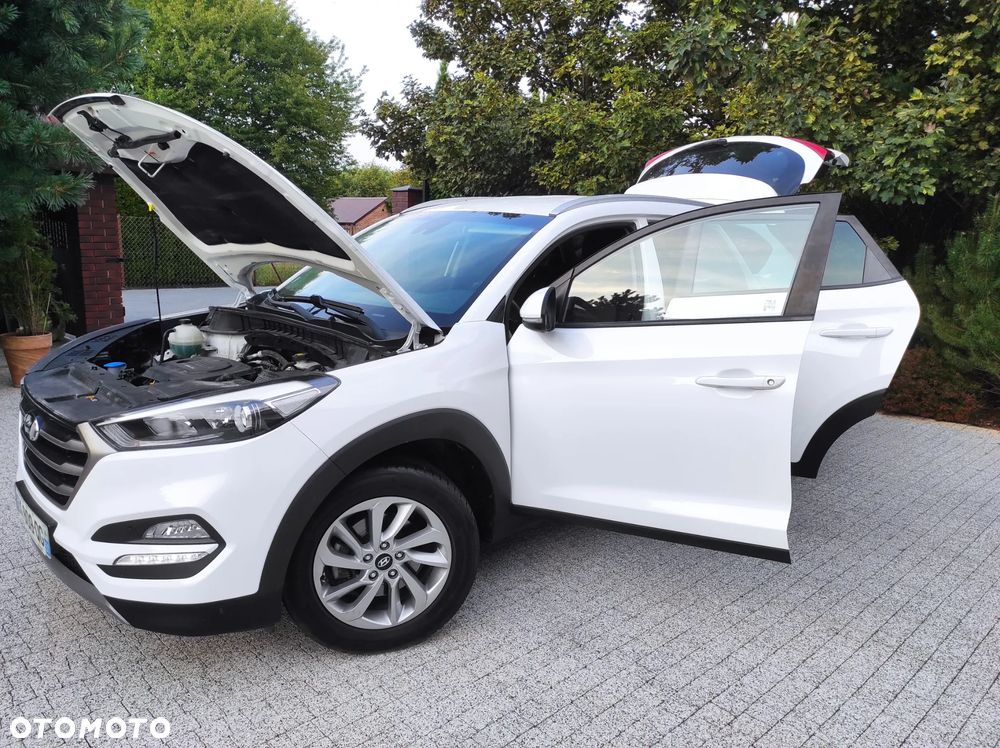 Hyundai Tucson 1.7 CRDI BlueDrive GO 2WD - 24