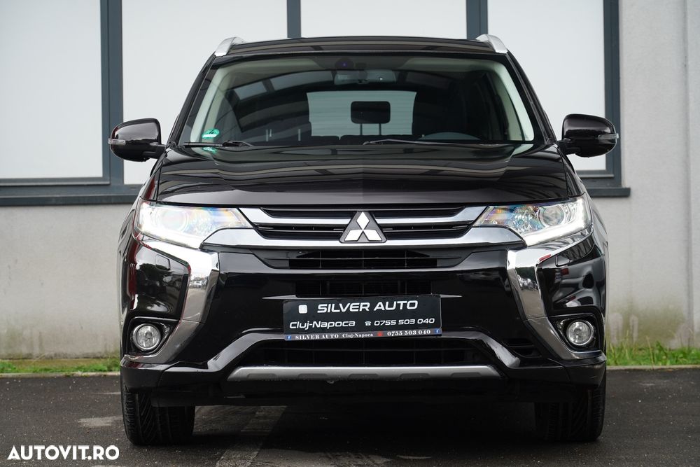 Mitsubishi Outlander 2.0 4WD Plug-In Hybrid - 24