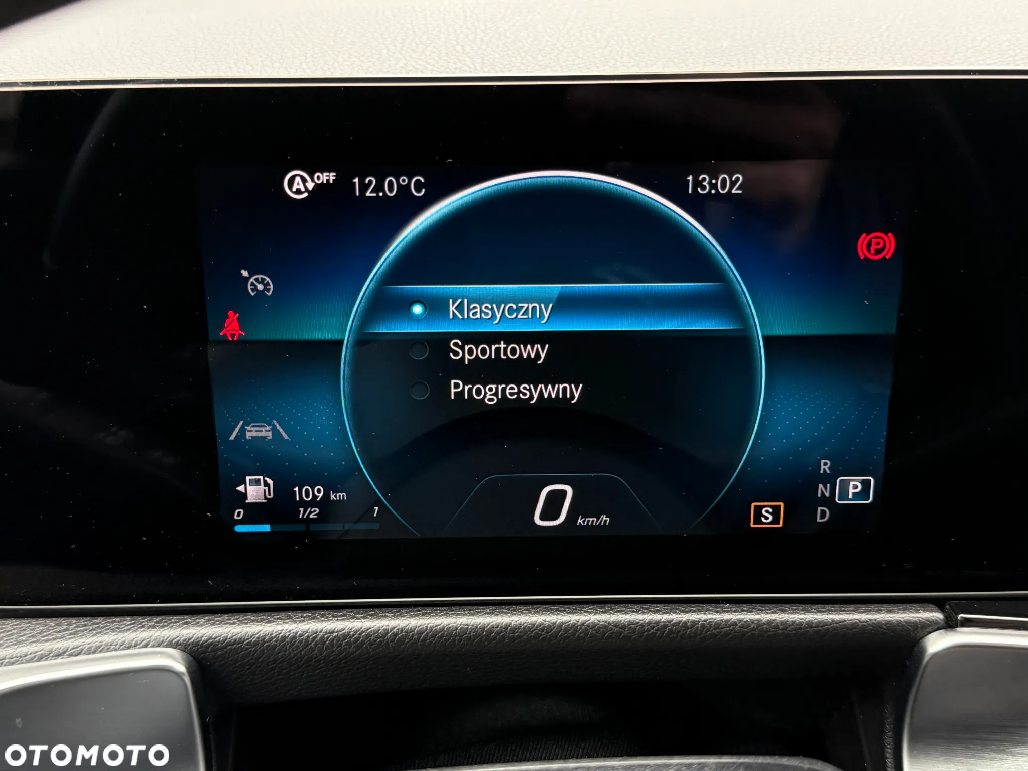Mercedes-Benz GLB 200 7G-DCT - 29