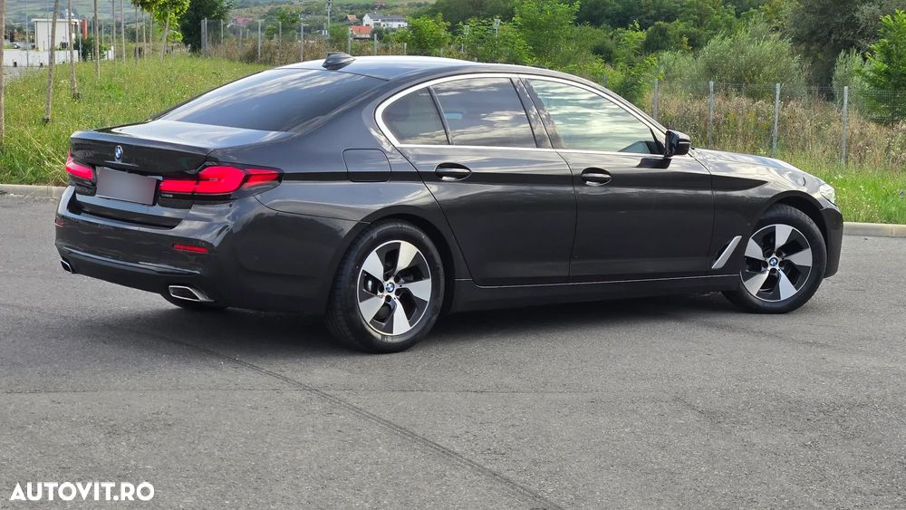 BMW Seria 5 520d AT MHEV - 11