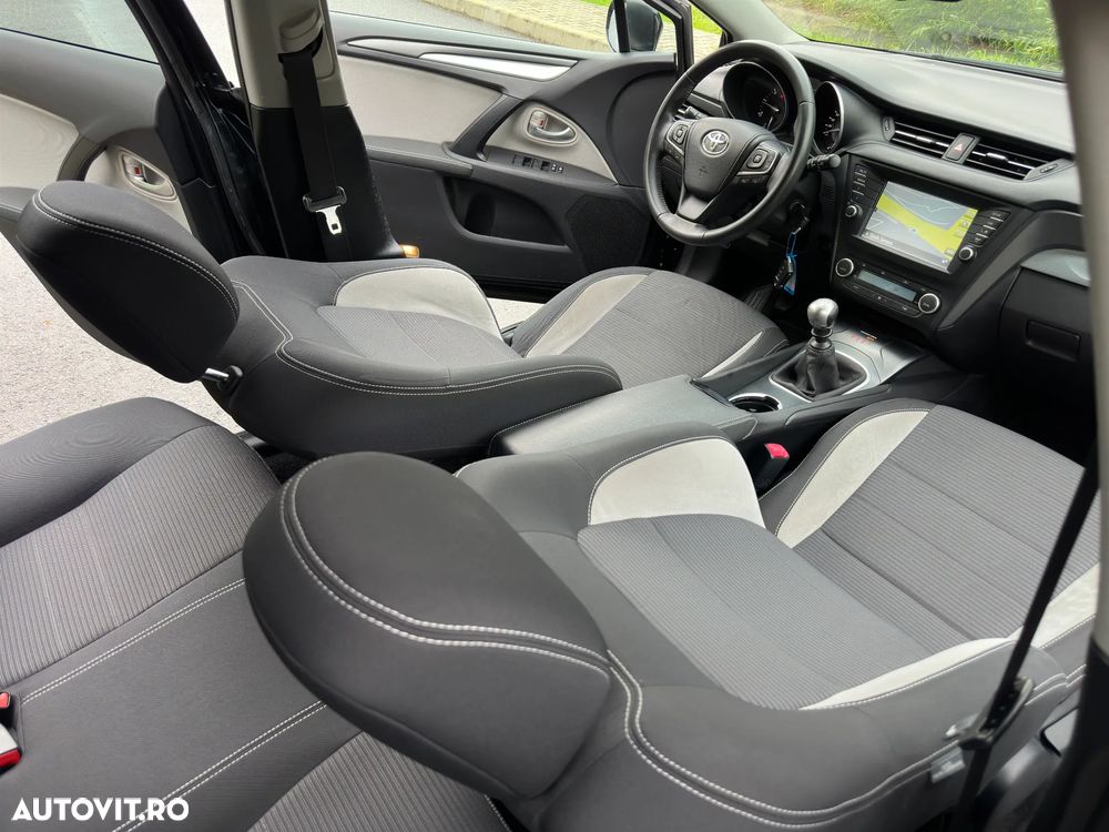 Toyota Avensis Touring Sports 1.6 D-4D Executive - 6