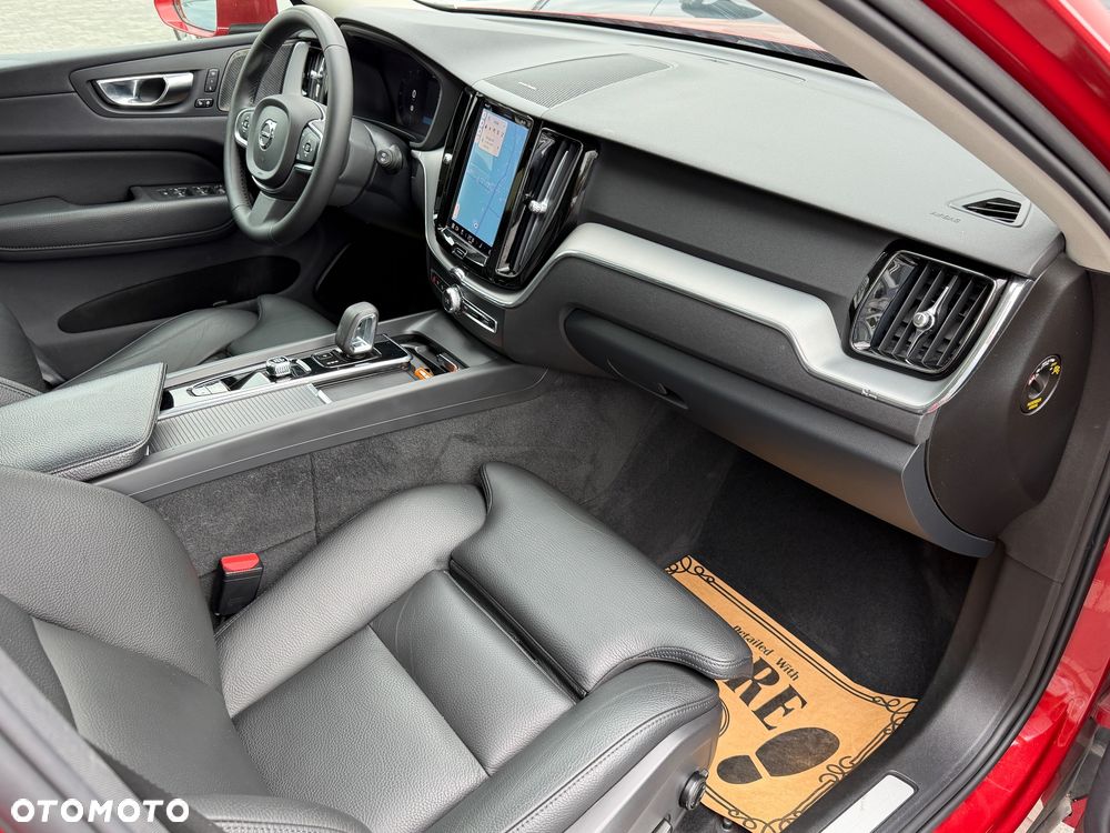 Volvo XC 60 T6 Plug-In Hybrid AWD Inscription - 9