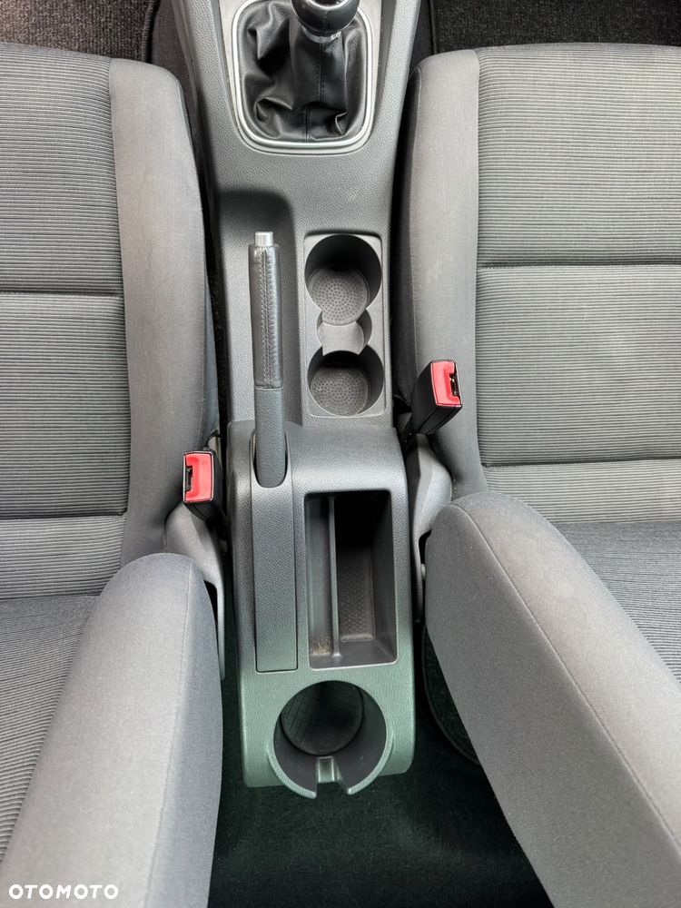 Volkswagen Golf - 17