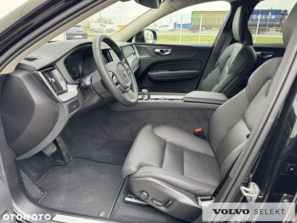 Volvo XC 60 B5 B AWD Plus Dark - 12