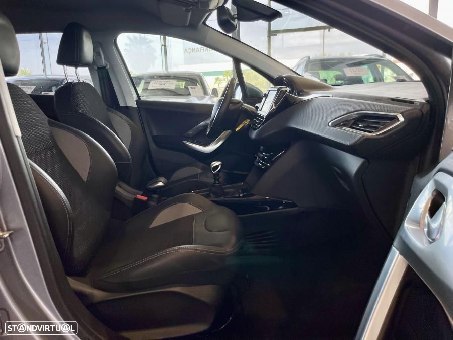 Peugeot 2008 1.2 PureTech Allure - 23