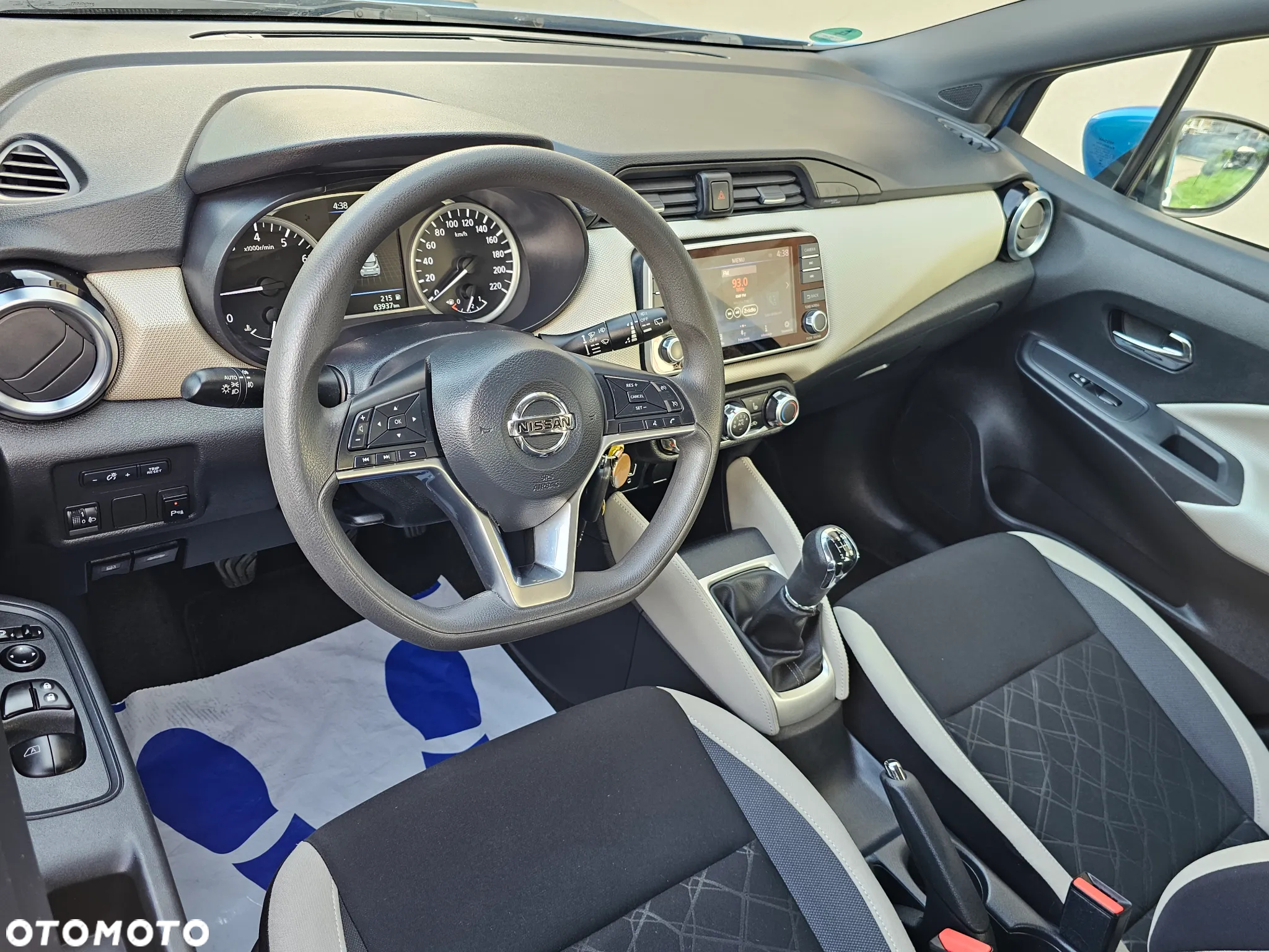 Nissan Micra 1.0 Visia Plus - 24
