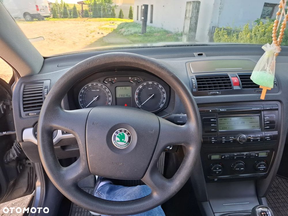 Skoda Octavia 1.6 Classic - 10