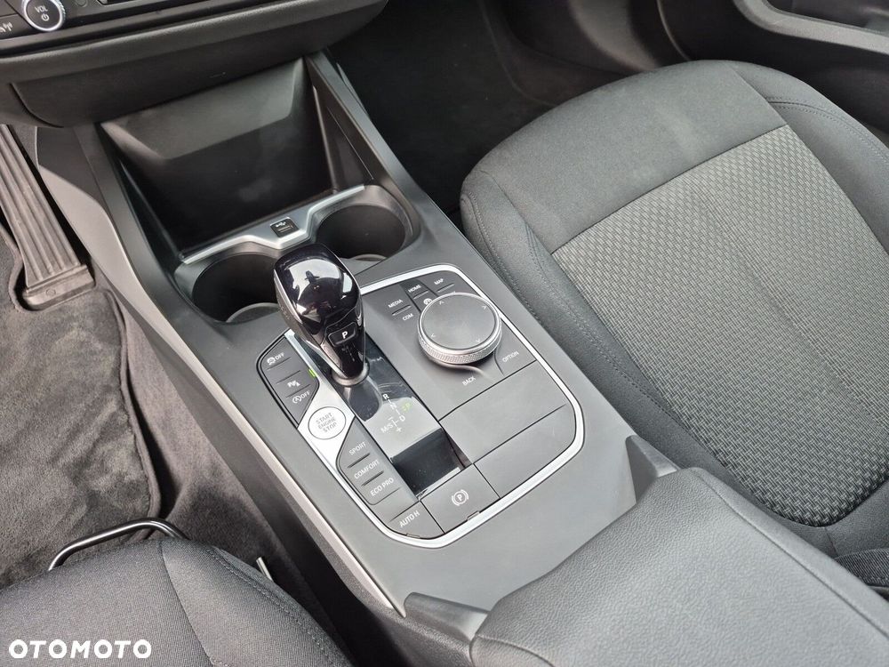 BMW Seria 2 218i Advantage - 16