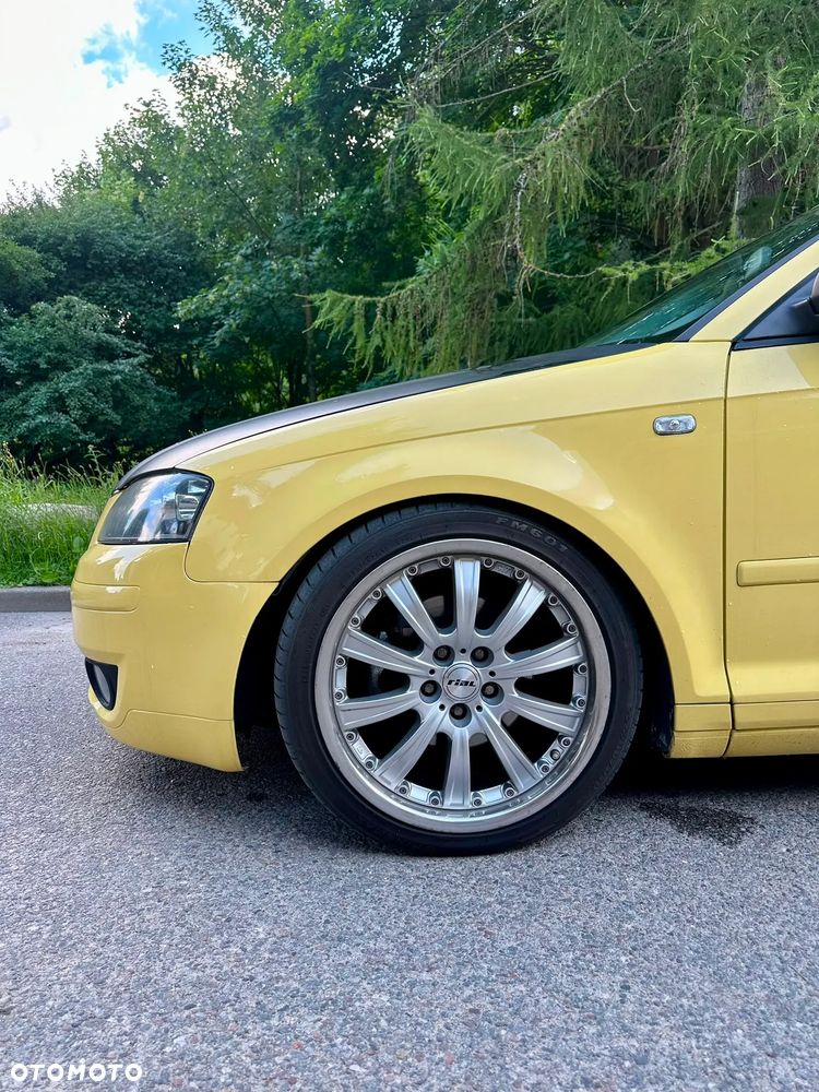 Audi A3 3-drzwiowe 2.0 FSI Ambition - 12