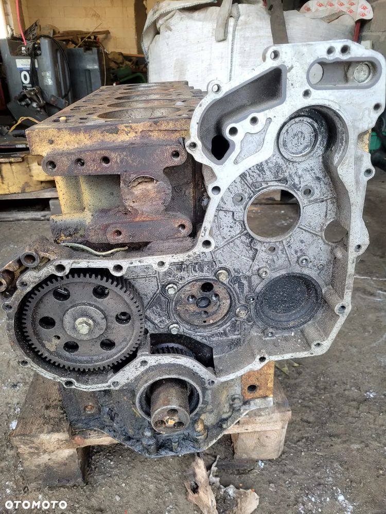 Silnik C6.6 - 2