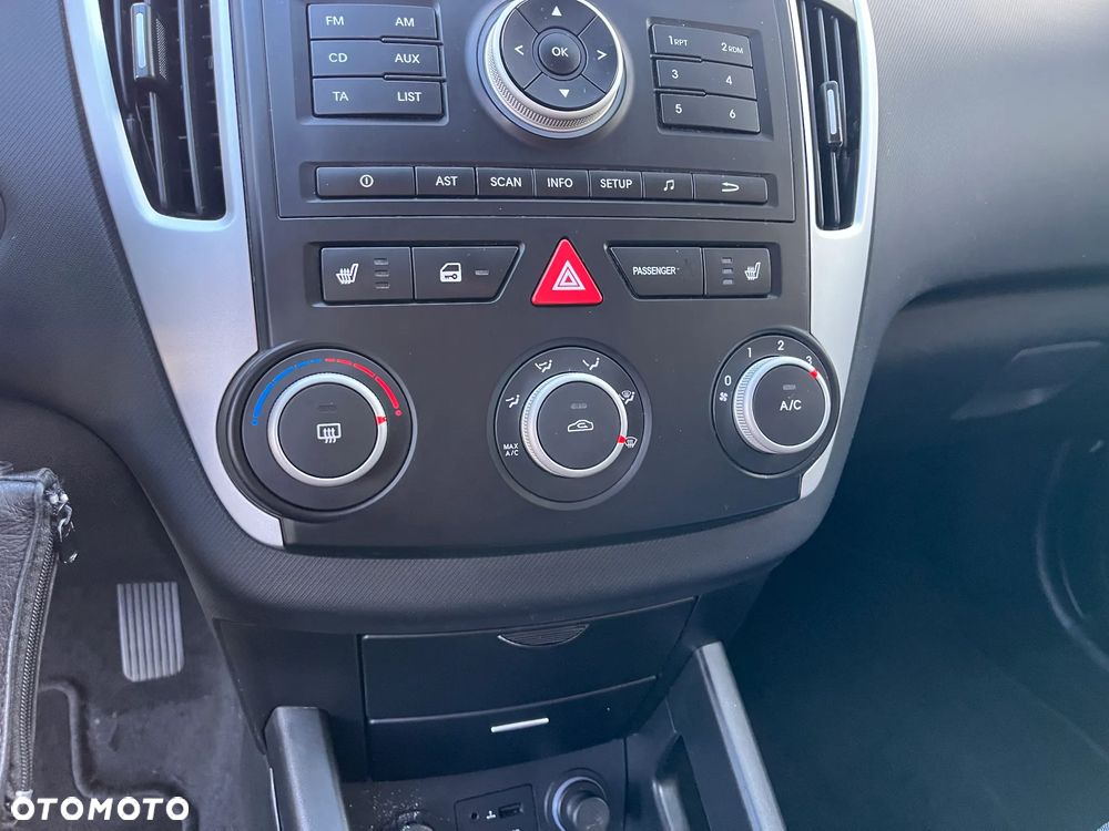 Kia Ceed 1.4 Comfort + - 28