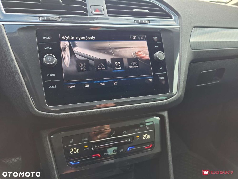 Volkswagen Tiguan - 27