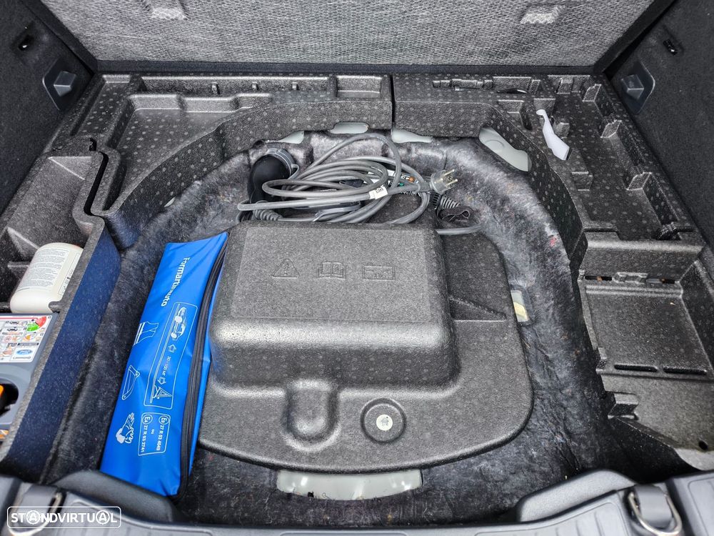 Ford Kuga 2.5 PHEV ST-Line X - 13