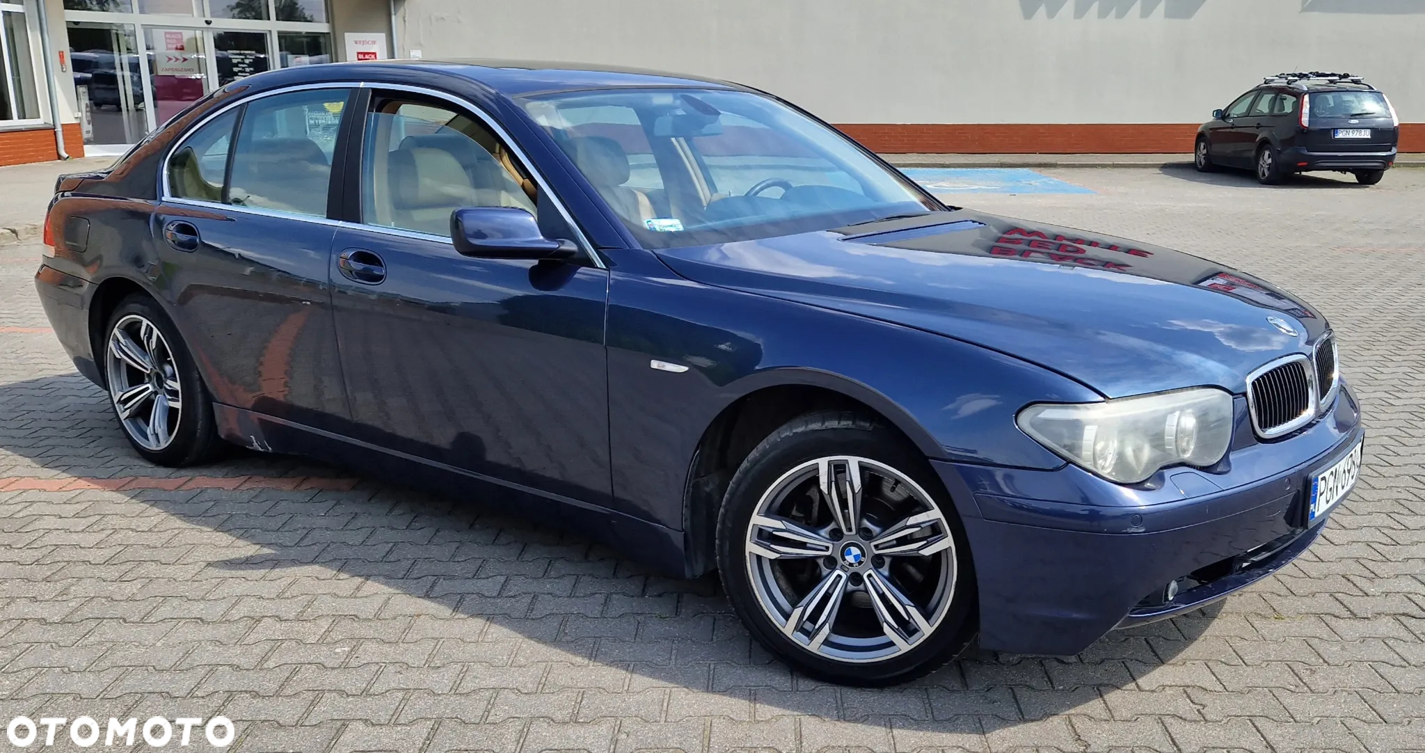 BMW Seria 7 745i - 10