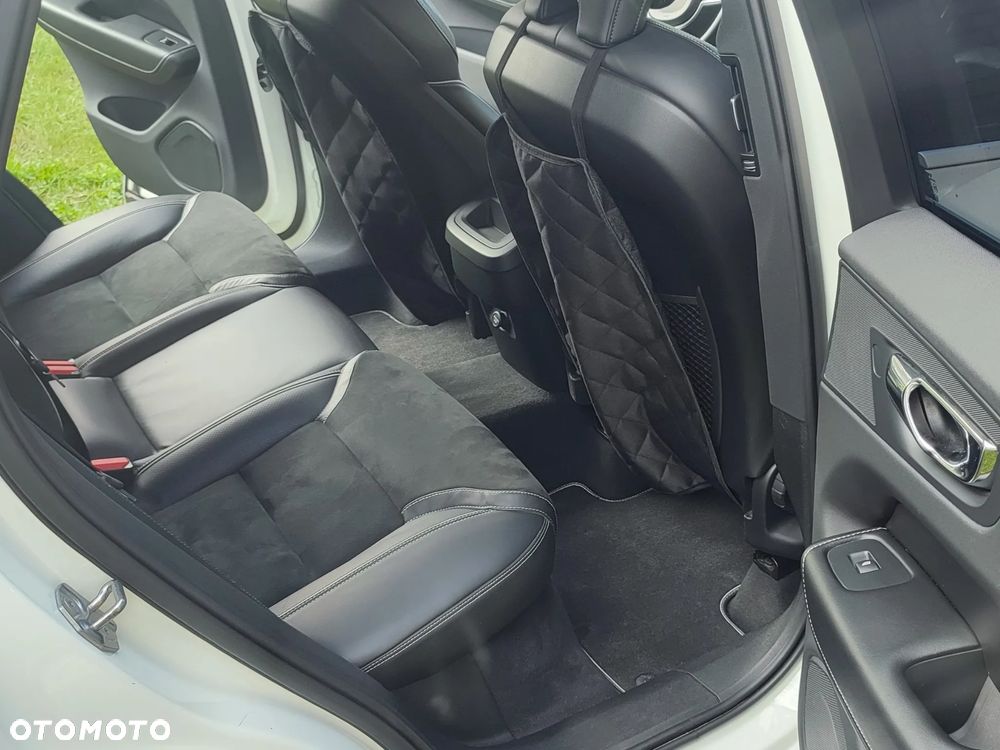Volvo XC 60 D4 AWD R-Design - 6