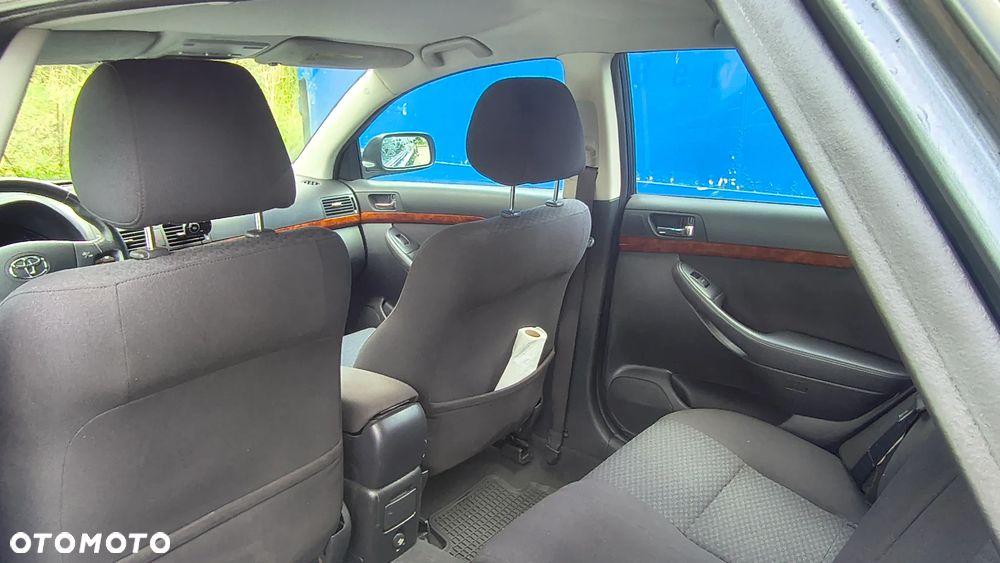 Toyota Avensis 2.0 VVT-i Prestige - 10