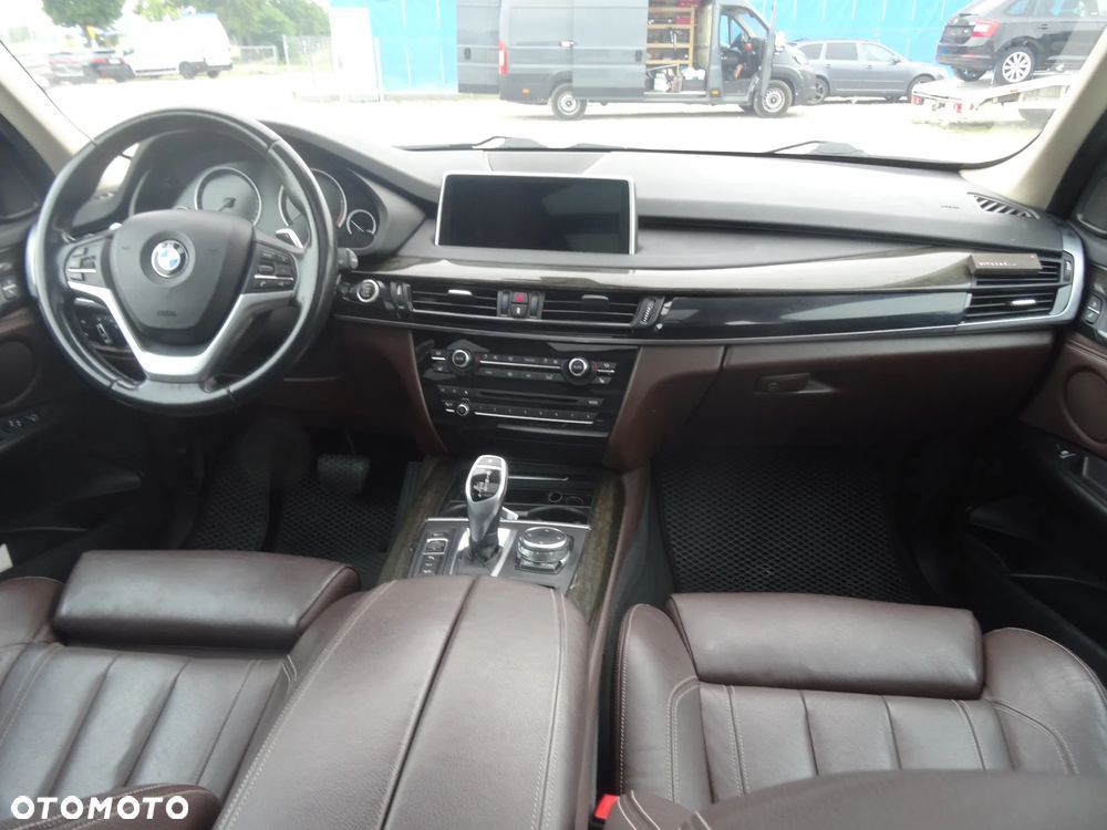 BMW X5 xDrive30d - 14