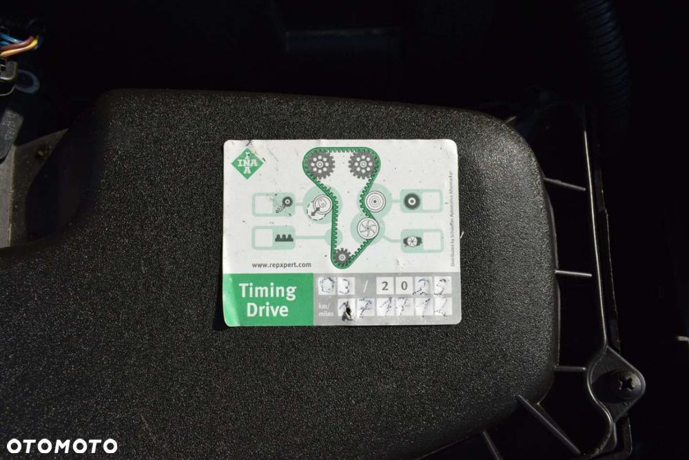 Ford S-Max - 17
