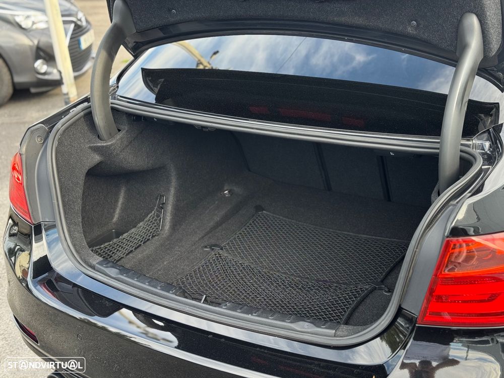 BMW 318 d Auto Line Sport - 10