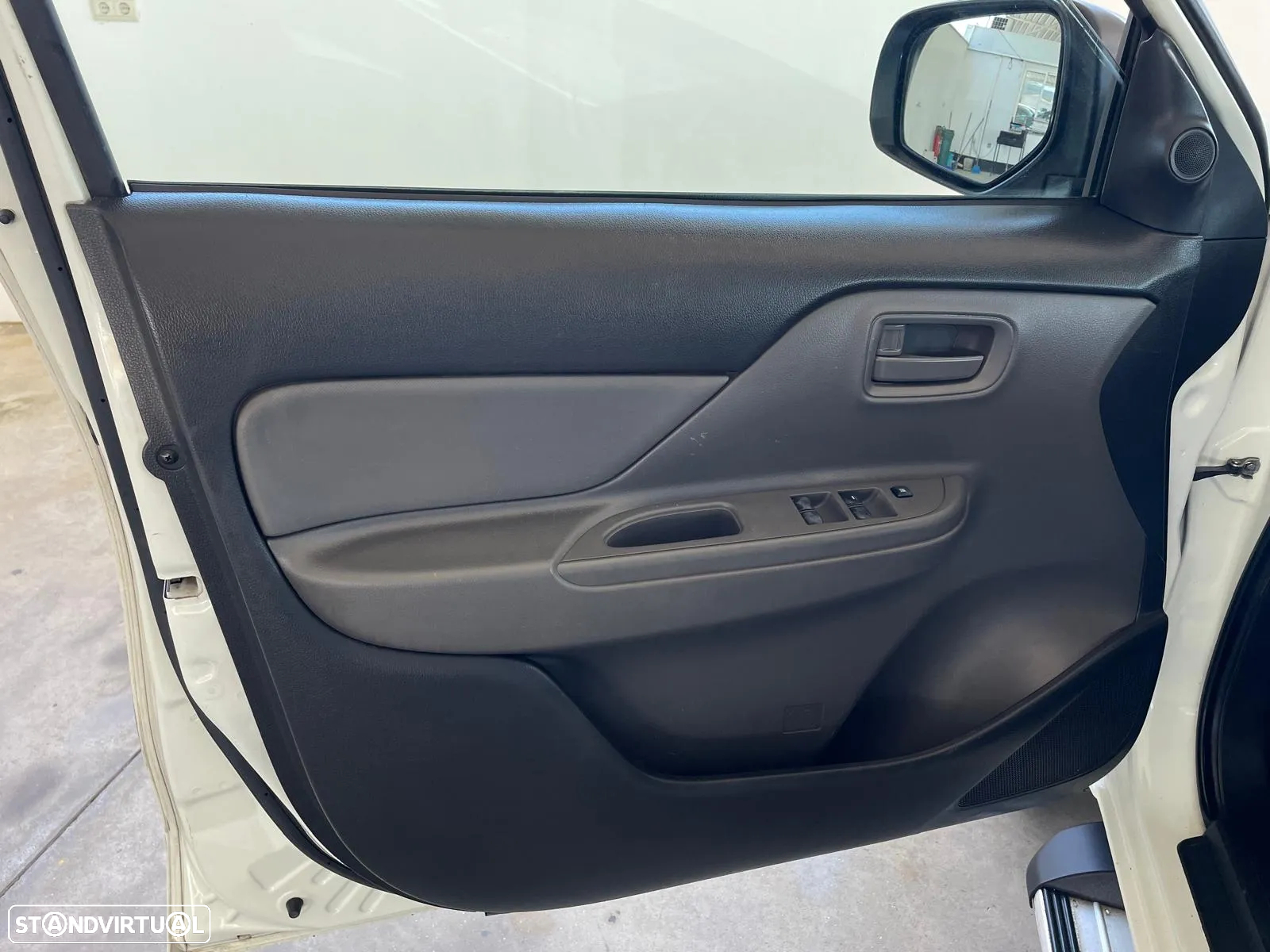 Mitsubishi L200 2.4 DI-D CD Invite 2WD - 20