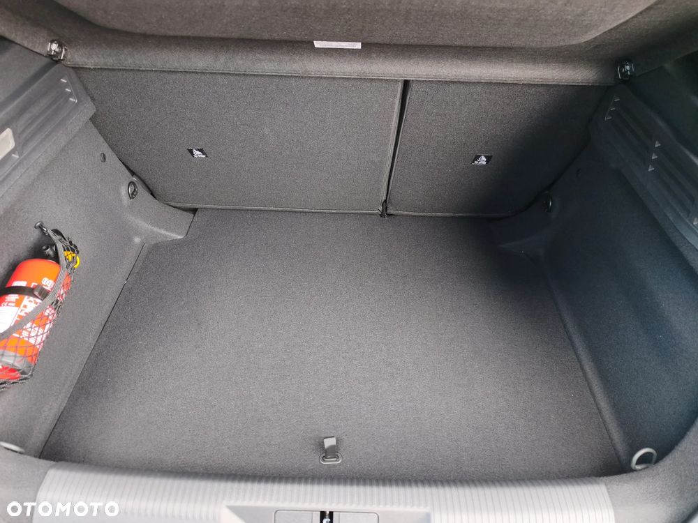Peugeot 308 1.2 mHEV Allure S&S e-DCS6 - 10