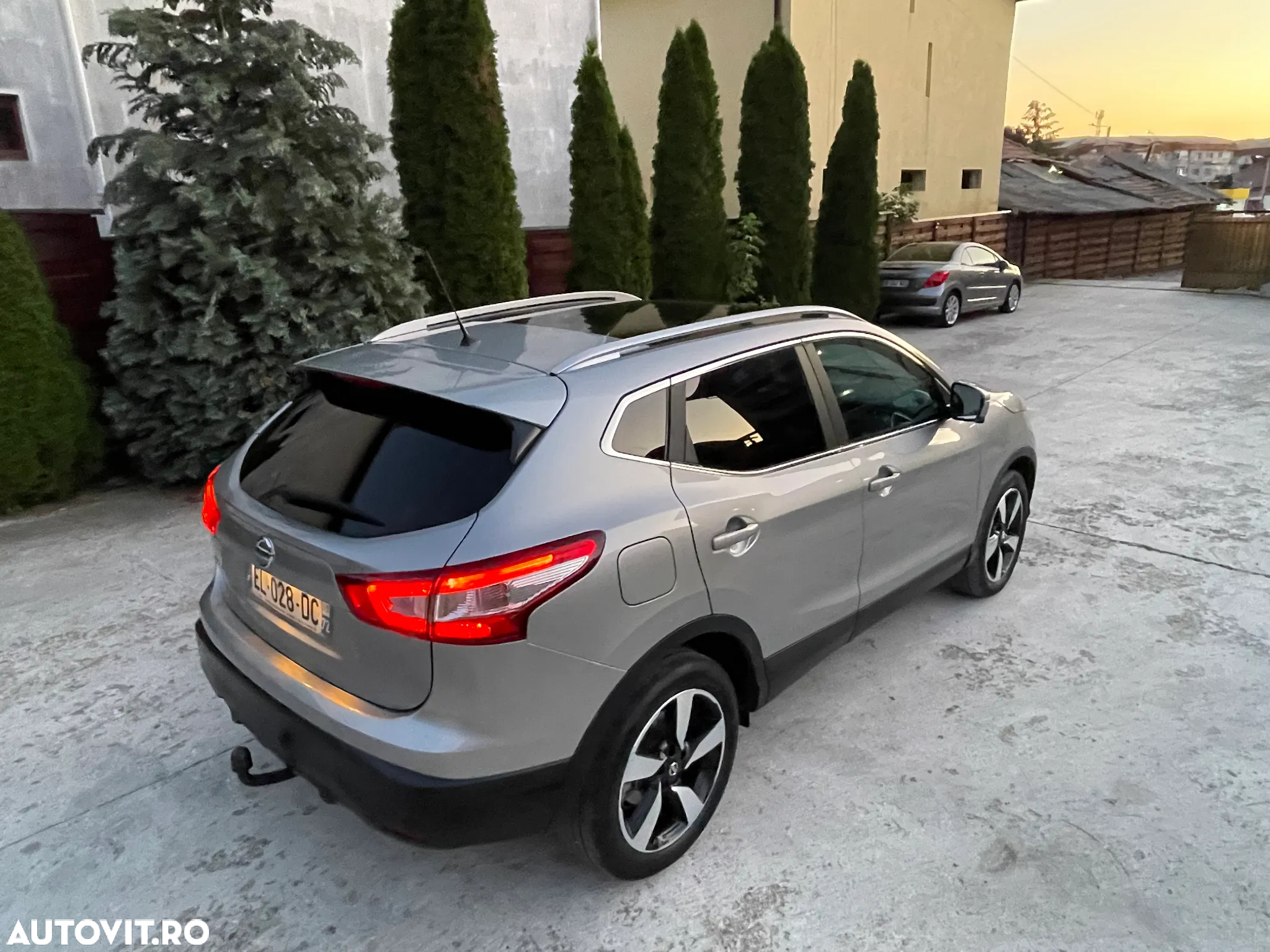 Nissan Qashqai 1.6 DCI Start/Stop X-TRONIC Tekna - 37