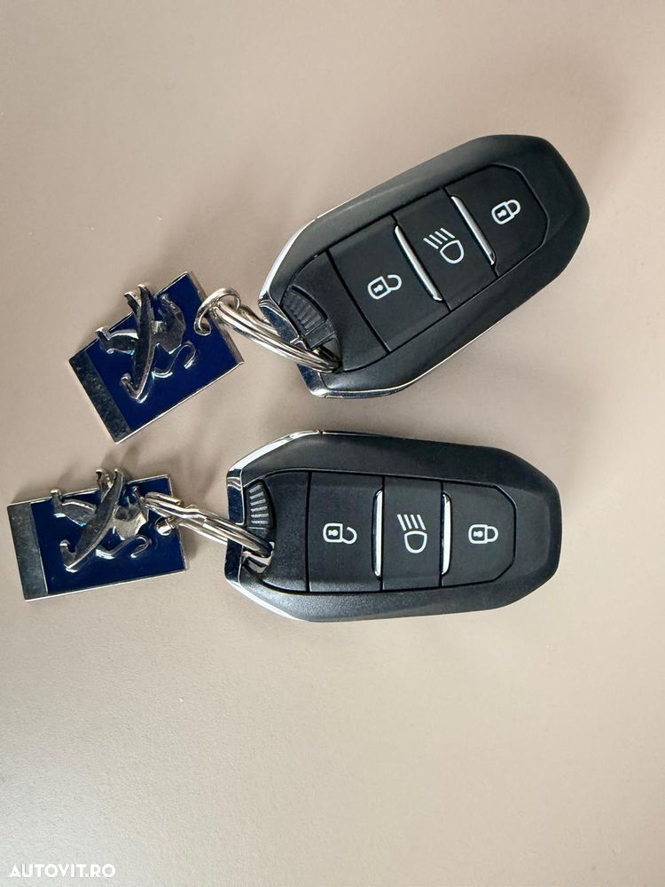 Peugeot 3008 1.2 PureTech 130 EAT8 Allure Pack - 8