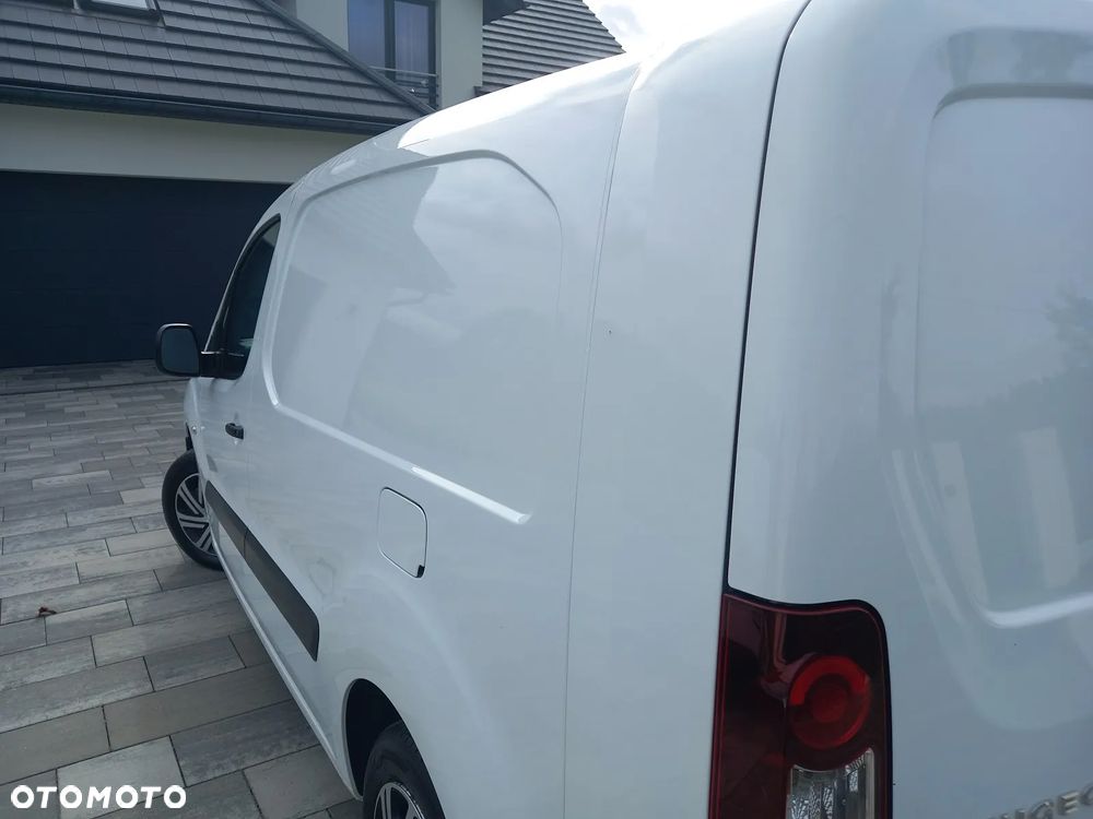 Peugeot Partner 1.6HDI 3 Osob 2018 L2 Long Długi Salon PL Klima Tempomat - 14