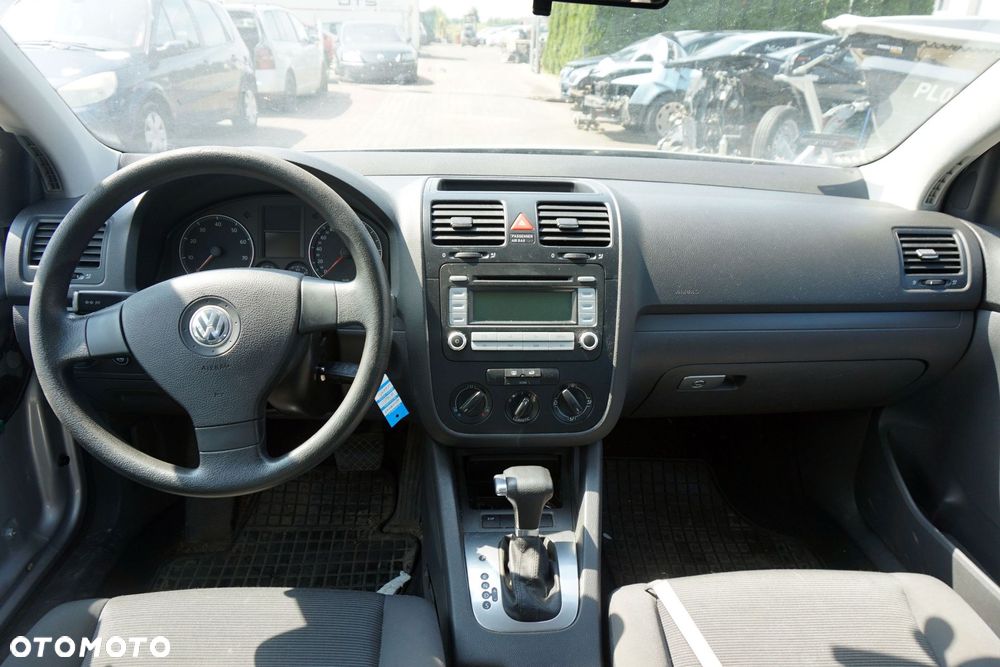 VOLKSWAGEN GOLF V 5D HB 2006 LA7W 1.6 8V BSE 102KM HTN SREBRNY na części - 10