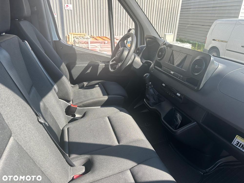 Mercedes-Benz Sprinter - 6