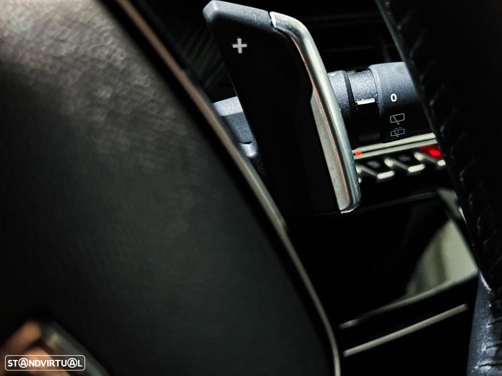 Peugeot 2008 1.2 PureTech Allure EAT8 - 28
