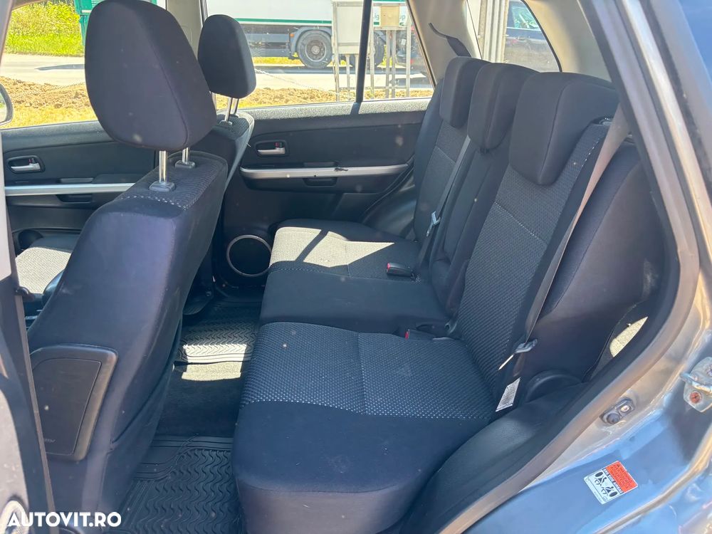 Suzuki Grand Vitara 1.9 DDiS Comfort + DPF Family - 10