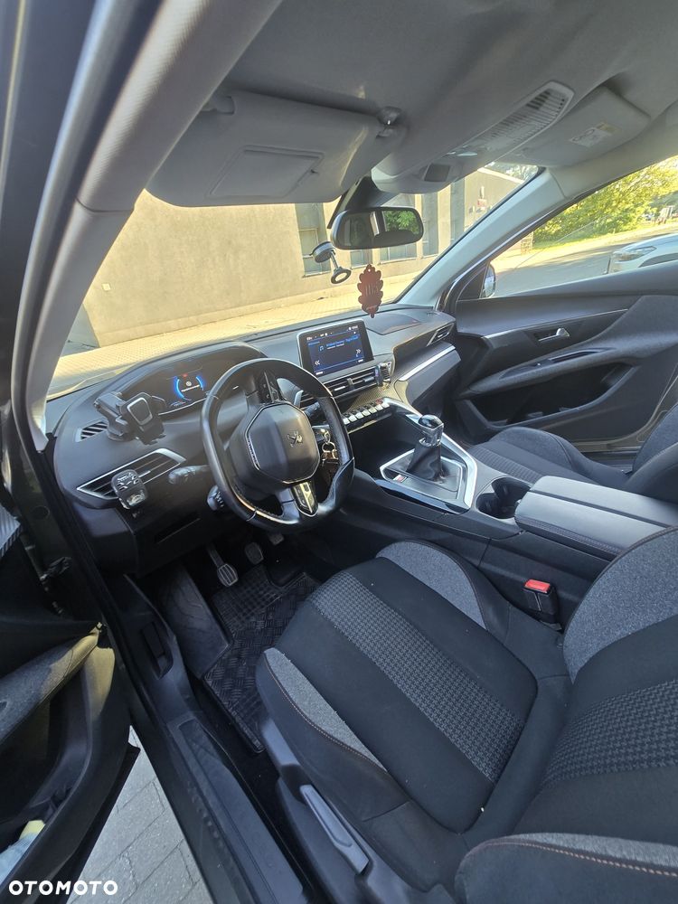 Peugeot 5008 - 4