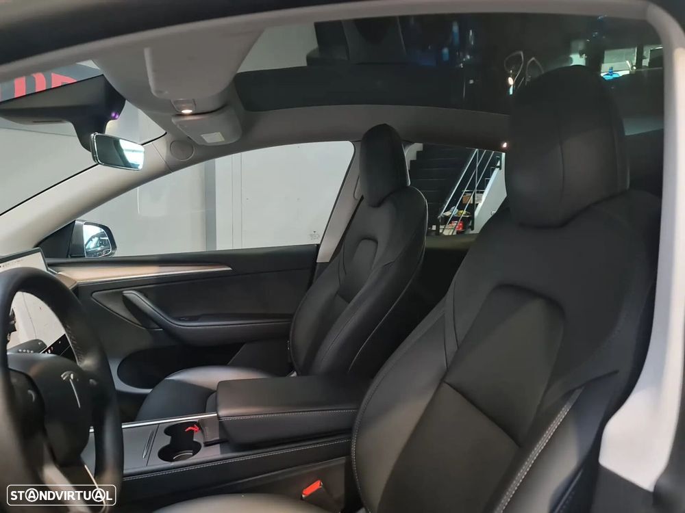 Tesla Model Y Long Range Dual Motor AWD - 21