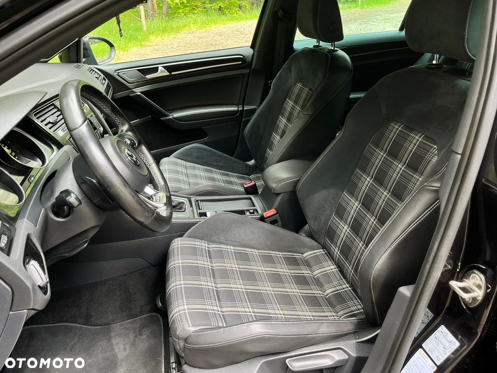 Volkswagen Golf GTD (BlueMotion Technology) DSG - 21