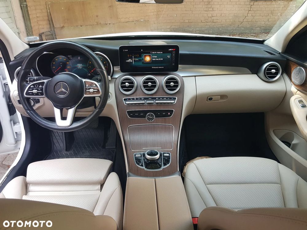 Mercedes-Benz Klasa C 300 4Matic 9G-TRONIC Exclusive - 15