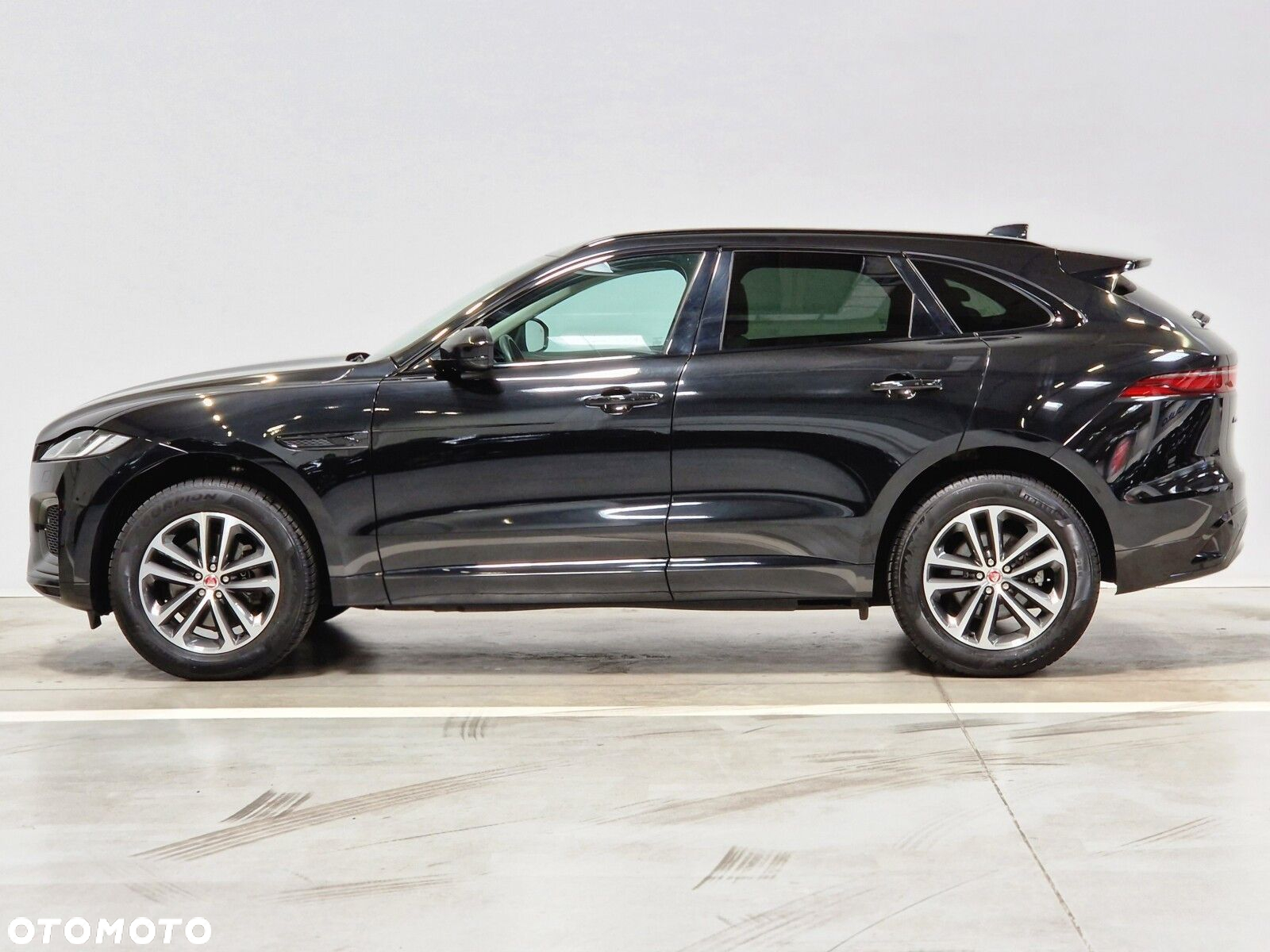 Jaguar F-Pace - 10