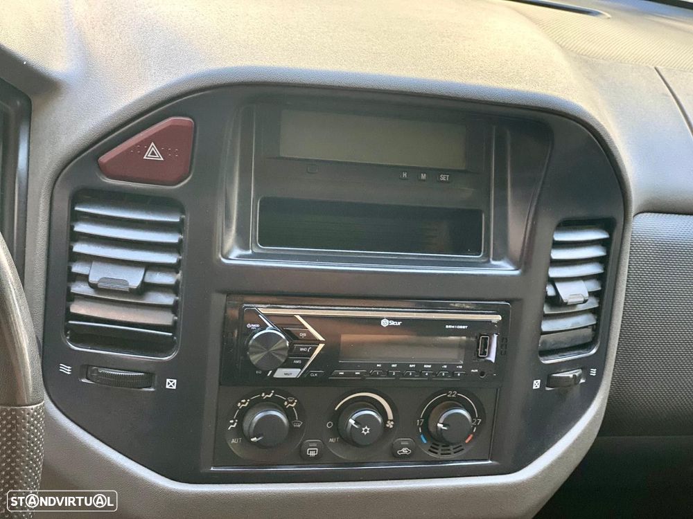 Mitsubishi Pajero 2.5 TD GLX - 17